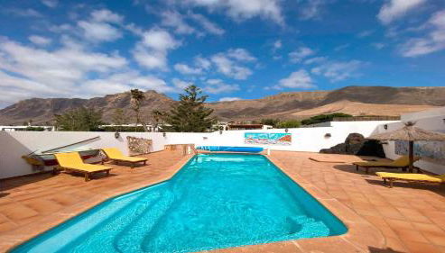 Bungalow Allende Famara con piscina privada y AC - Photo 2