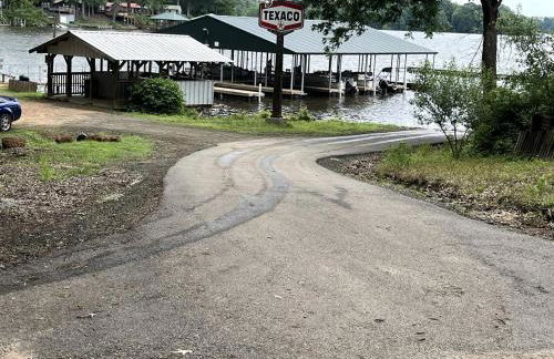 Beautiful Cabin by the Lake Nestled in Sabine National Forest for a Romantic Retreat in Hemphill, Texas - Foto 37