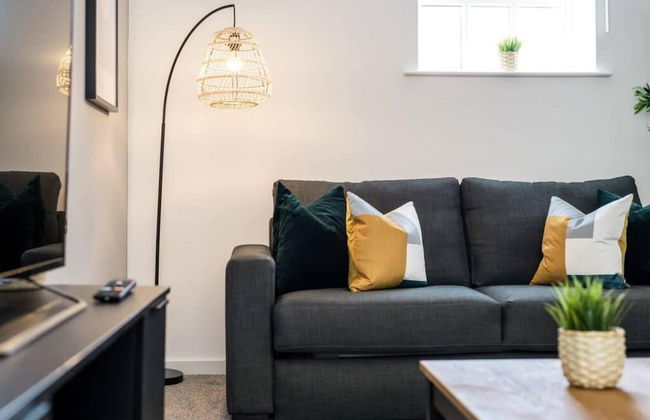 Host Apartments The Roscoe Carriage House - Photo 4