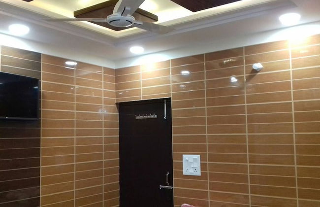 Posh, Nice Foreigner Area Lajpat Ngar Luxury Room - Foto 25