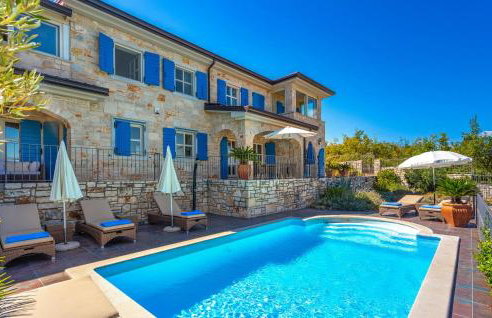 Stunning Home In Malinska With Wifi - Photo 2