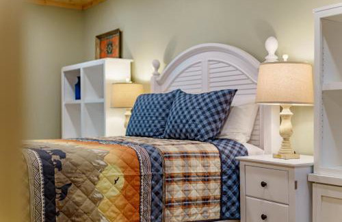 Adirondack Alpine Cabin with Hot Tub, Near Whiteface, Lake Placid, Game Rm, Fenced Yard, Views - Foto 47