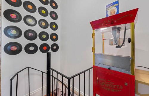 Large historical home w/ fire pit, chef kitchen. - Foto 41