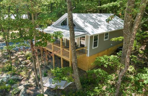 The Otter Box Cabin - 92 Acres Beside DeSoto State Park - Foto 1