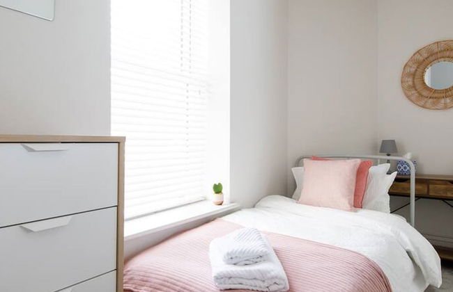 Panoramic sea Views in Beachfront apt w Balcony - Foto 12