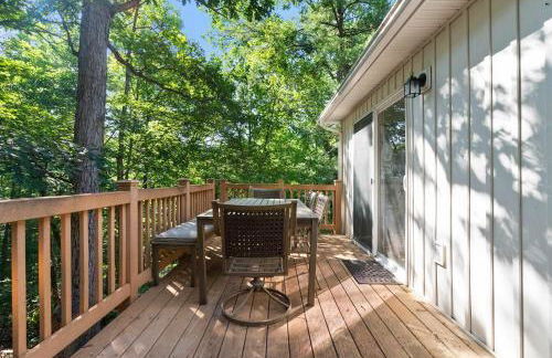 Cozy Retreat w Hot Tub Firepit & Grill near Bryce - Foto 45