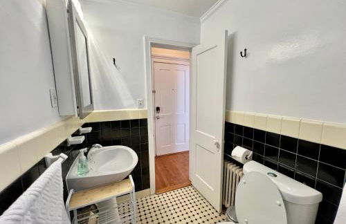 HEART of Old Town Historic 1BR 99 Walk Score - Foto 18