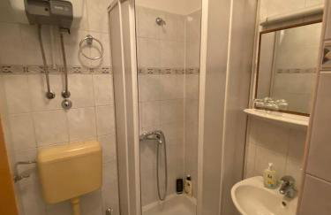 Apartments Zlosilo - Photo 43