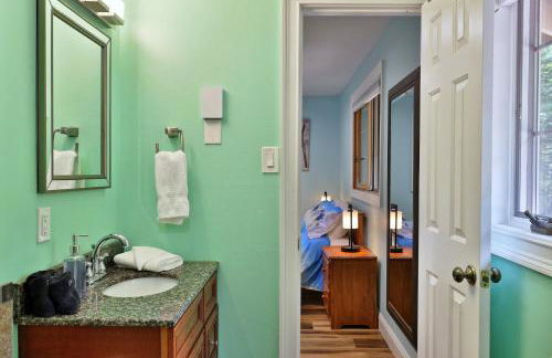 Fun In Fun Out Ski Home - Upper Unit, Renovated 3BR-2BA, Hot Tub, Close to Resort - Foto 26