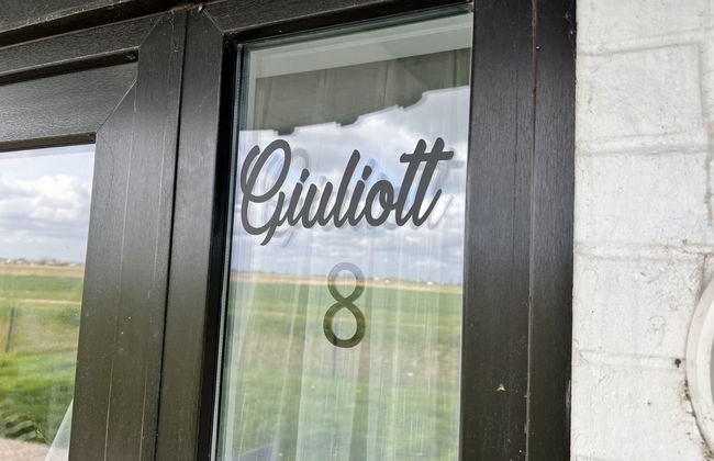 Giuliott with parking and shared pool - Photo 21