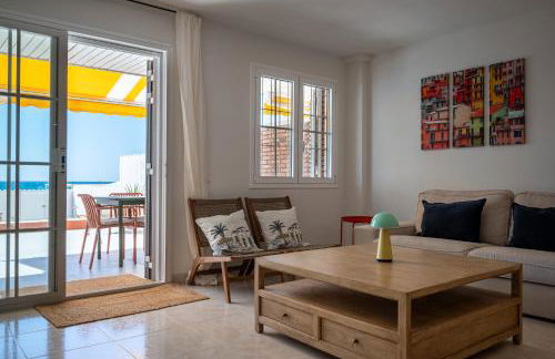 AT148 Frente la playa, jardín privado, vistas mar - Foto 3