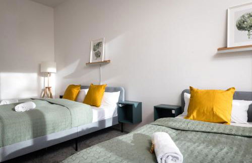 Sonnig & Helle Wohnung Alexanderplatz in 15min zu erreichen, Herthastraße sehr schön und groß für Gruppen geeignet - Photo 7