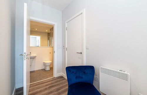 #94 Lux Crosby Gardens Apartment - 10 mins to Crosby Beach - Sleeps 4 - " Perfect for Business travelers and Small Families - Free Parking" - Foto 11