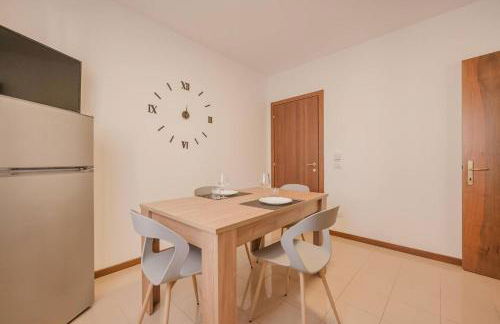 Unico Apt 3B, 2 ospiti, Parcheggio gratis, 10 minuti da Venezia - Photo 12