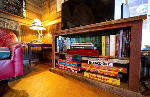 Luxury Airstream Campsite Nestled Beneath Oak Trees Outside of Austin, Texas - Foto 69