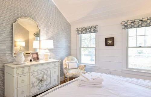 Designed for vacation Easy 0 3 mi walk to Grey Neck Beach - Photo 15