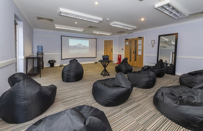 Charming 20-bed Self Contained Dwelling in Hook - Foto 17