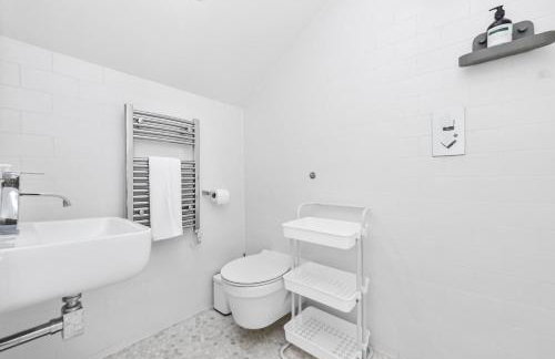 Stunning 3 Bed Victorian House - Idyllic Location - Foto 13