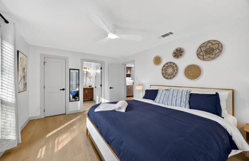 Walk to stadium! Cozy 2BR home - historic district - Photo 32