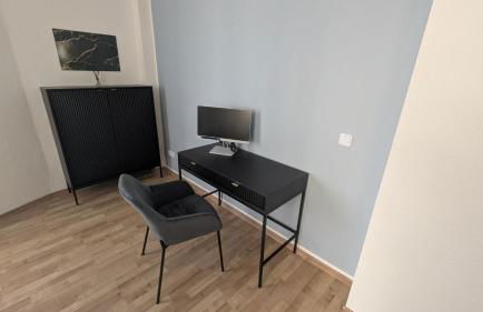 LeHaStays Buckau - NS15-02 I 2 Zimmer I voll ausgestattete Küche I Erdgeschoss I Balkon I Smart TV - Foto 11