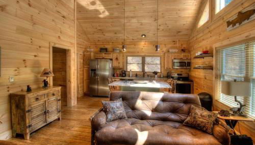 Honeymoon Getaway in woods near NOC and Smoky Mtn RR - Photo 3