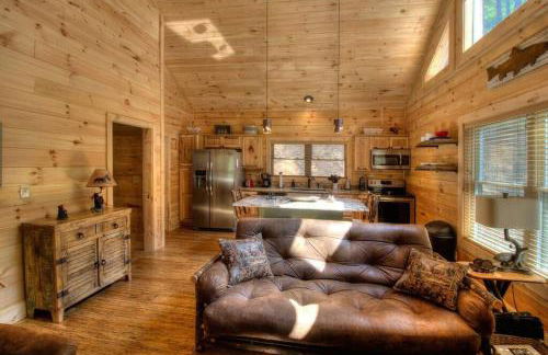 Honeymoon Getaway in woods near NOC and Smoky Mtn RR - Foto 3