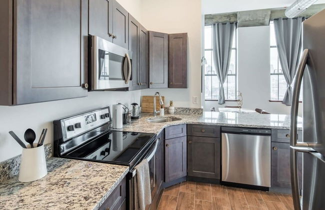 Sosuite 2BR Penthouse w W D Gym On-site Bar - Foto 21