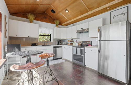 Twisted Tree with Arkansas River Views and Hot Tub - Foto 29