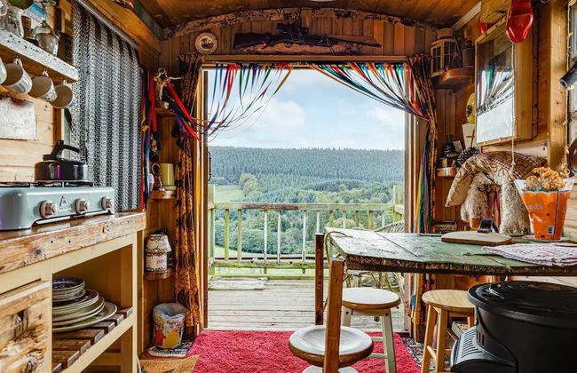 Glamping Wagon - 1 x Double Bed, 2 x Single Bed - Foto 7