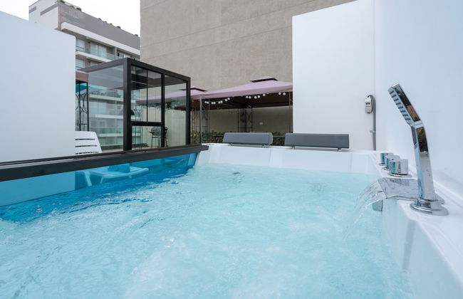 GLOBALSTAY. Modern 2BR Penthouse. Outdoor Jacuzzi, BBQ - Photo 1