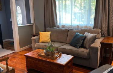 New Leeds listing Near Graces diner and Hudson! - Foto 1