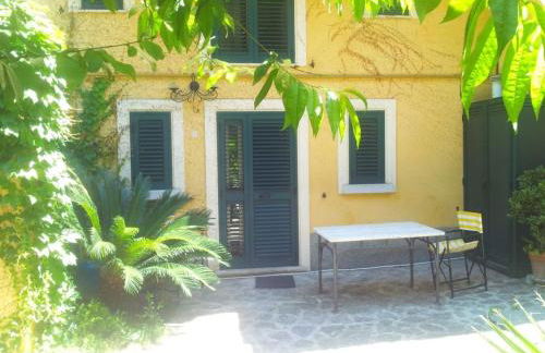 Villino with Garden - Photo 49