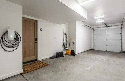 New Luxury 4BR /3BA Obsidian Reserve #110 – Hot Tub, 2-Car Garage, Pool Table, Mount Views! - Foto 30