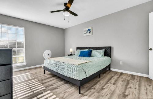 Welcoming 2BR Apartment Near Campus and Shops - Foto 17