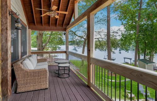 Lakefront Lodge with King Beds and Game Lounge - Foto 27