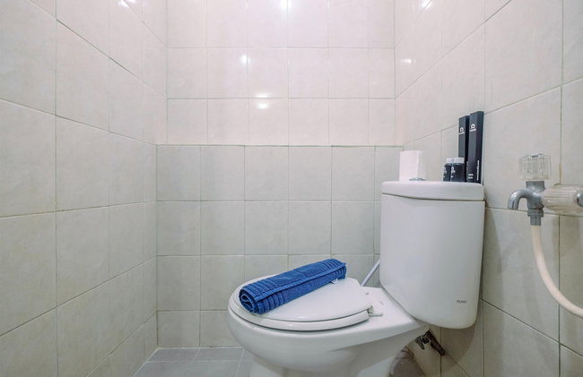 Furnished Green Pramuka 1BR Apartment with Modern Style and City View - Foto 10