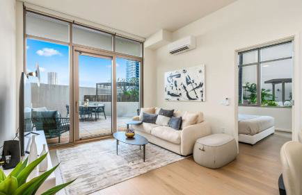 Honolulu Luxury Condo w Resort Amenities Private Courtyard Access - Foto 1