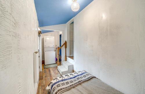 Historic Cabin with Yard 1 Mi to Lake Spavinaw! - Foto 13