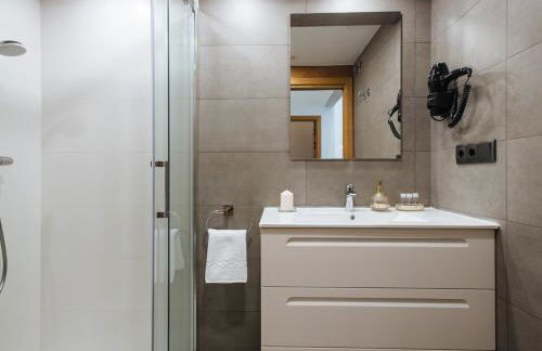 Guadalupe 15 by Magno Apartments - Photo 58