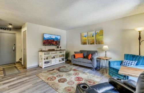 Modern MTN Condo Cozy 2BR Retreat Heated Pool - Foto 9