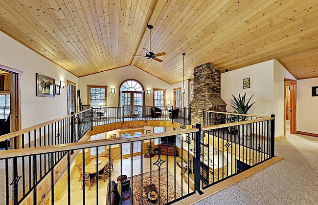 Round House on Round Lake - Photo 34