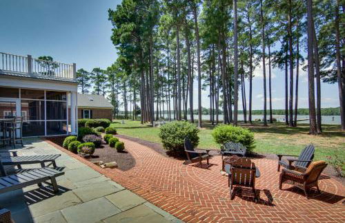 Waterfront Cambridge Gem with Hot Tub, Pool and Dock! - Foto 2