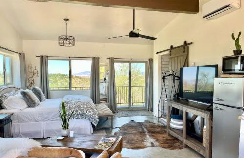 Eagles Nest Casita Luxury king memory foam bed feather pillows & duvet Amazing views, private balcony, Great location & Dog friendly - Foto 21