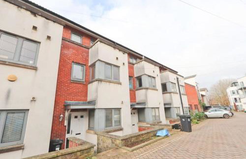 Amazing 2 Bed Townhouse walking distance from Bristol Temple Meads - Foto 4