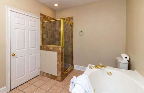 The Broadway Bungalow Walk to Riverwalk Dining! - Foto 15