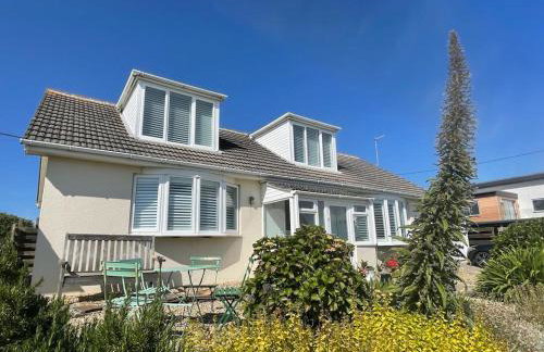 Baywatch Mawgan Porth Spacious Home sleeps 9, Games room, Parking & Garden - Foto 16