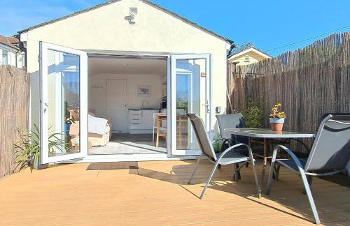 The Snug - for Eurotunnel, North Downs Way & Golfing - Foto 1