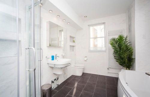 Spacious Georgian Coach House with Parking - Foto 38