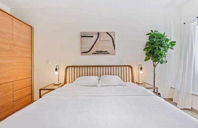 Clausen Charm Contemporary Retreat ID210 - Photo 7