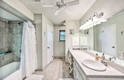 Furnished Deck with Views Hot Springs Cottage - Foto 15